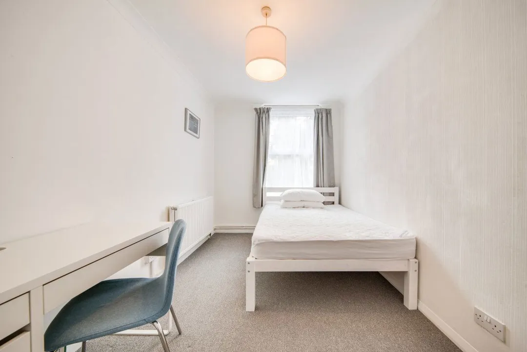 Room York Road in Canterbury
