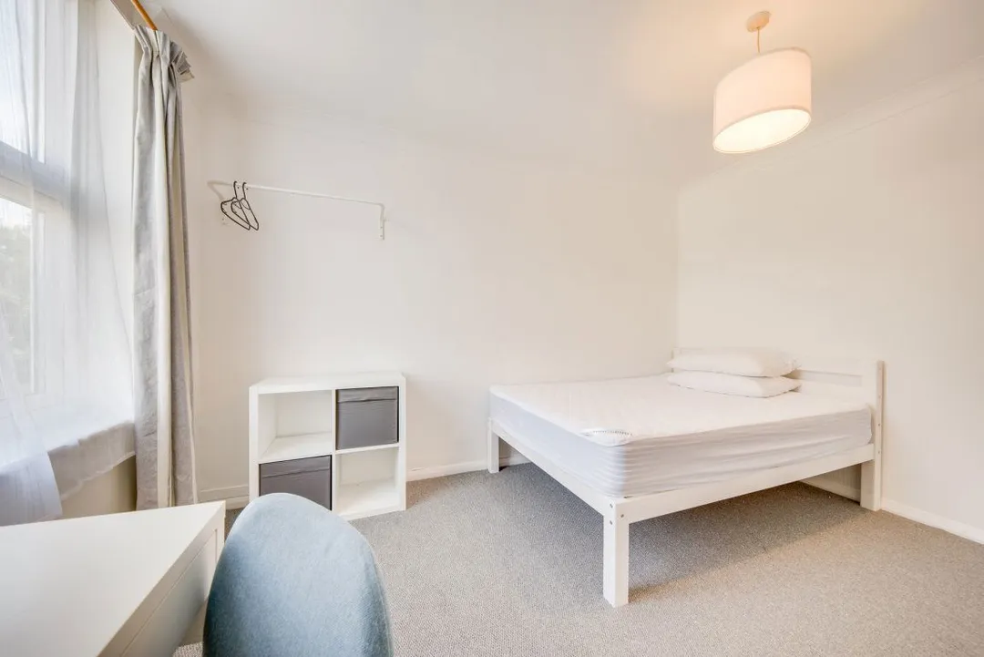 Room York Road in Canterbury