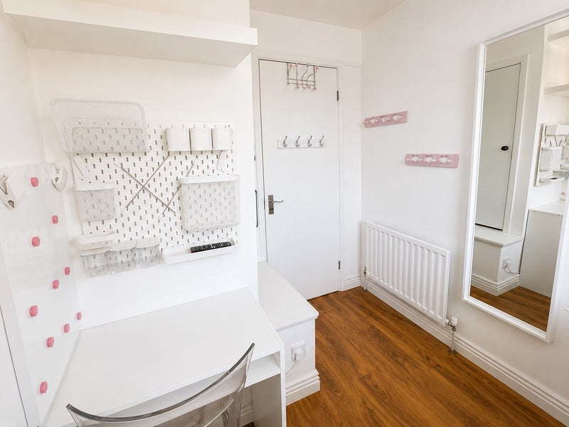 Room Oakmead Place in Greater London