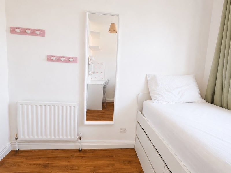 Room Oakmead Place in Greater London