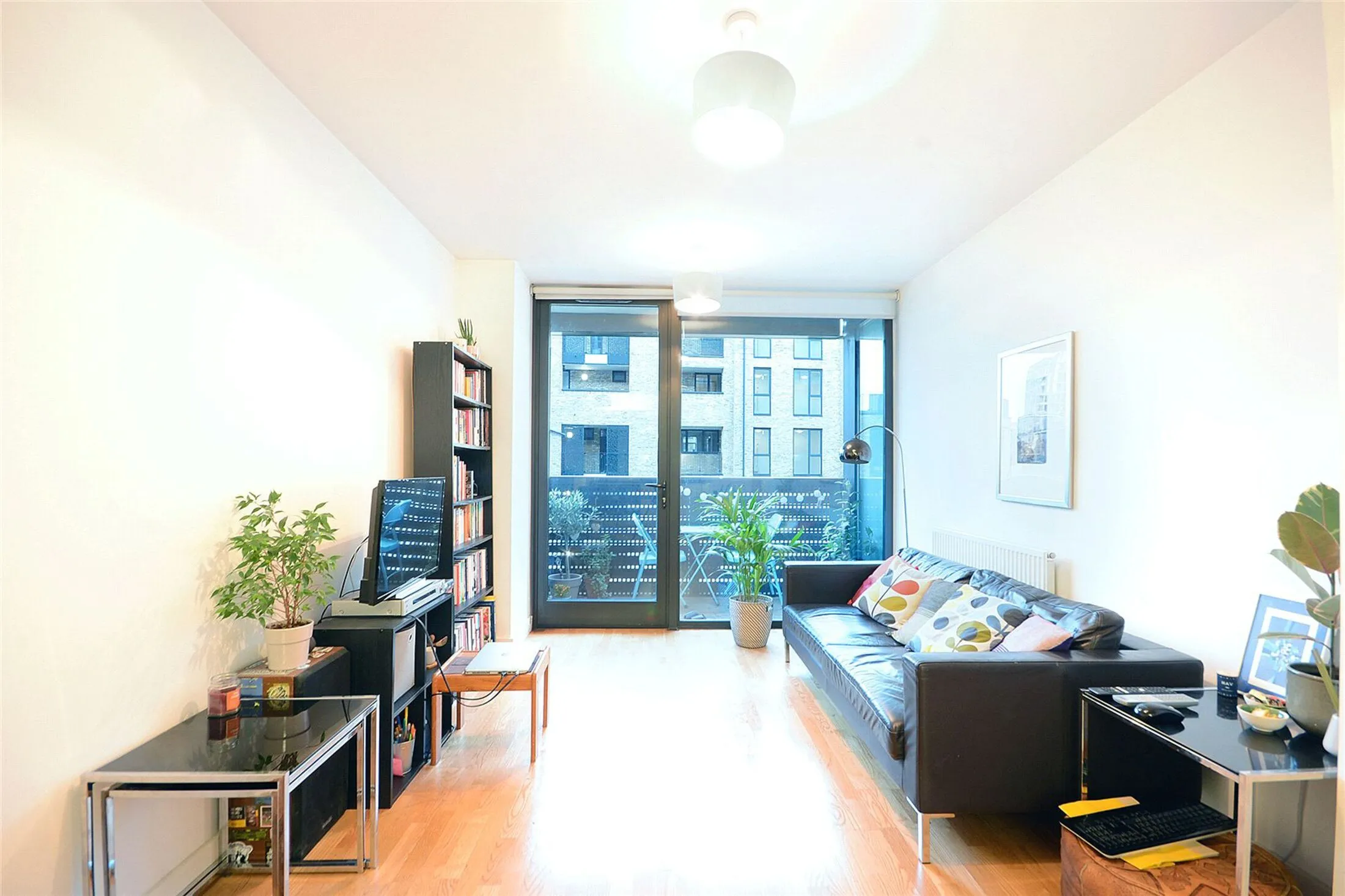 Flat Amelia Street in Greater London