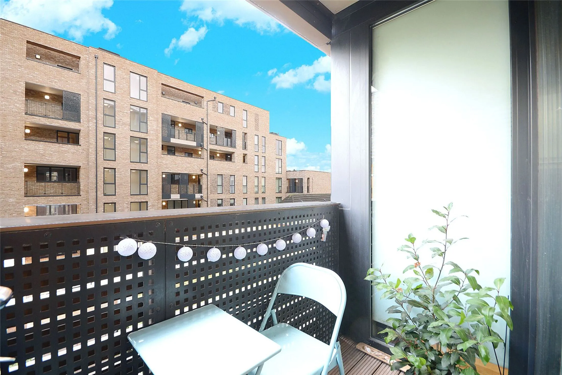 Flat Amelia Street in Greater London