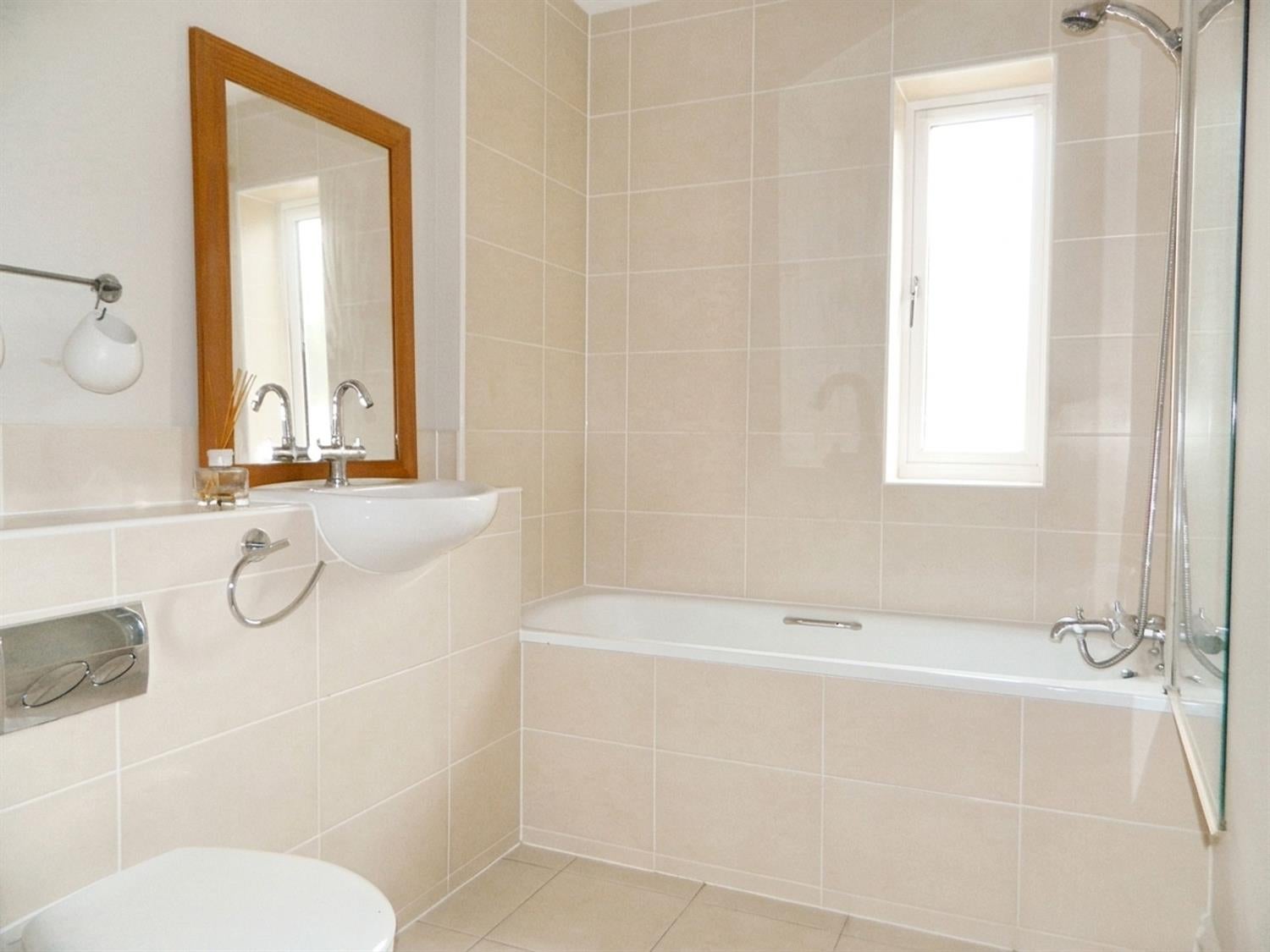 Flat Elm Grove in Horsham