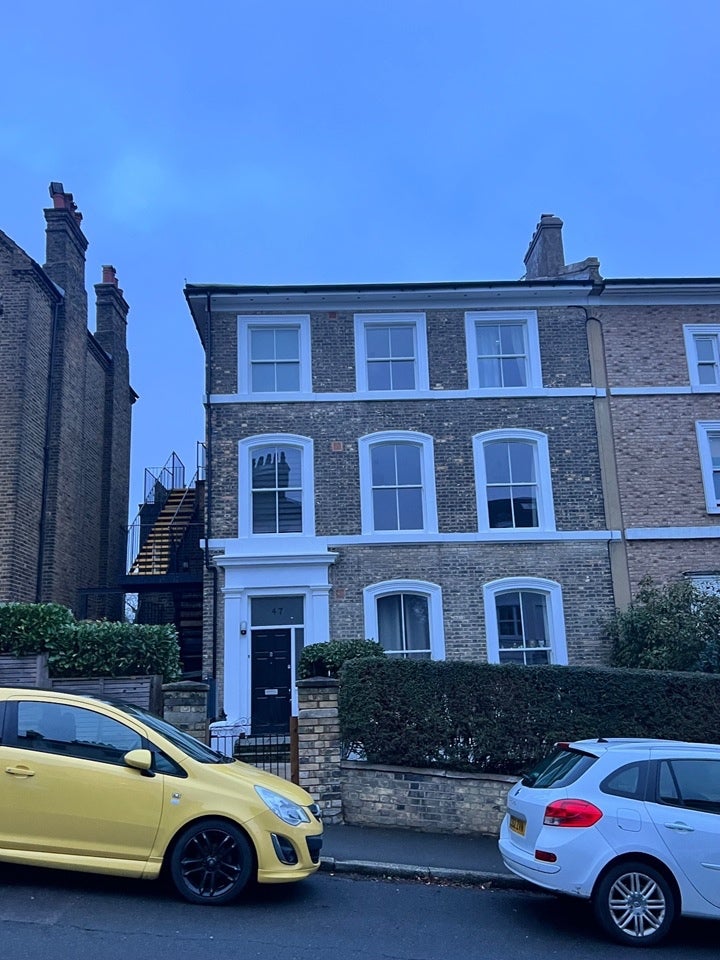 Flat Belvedere Road in Greater London