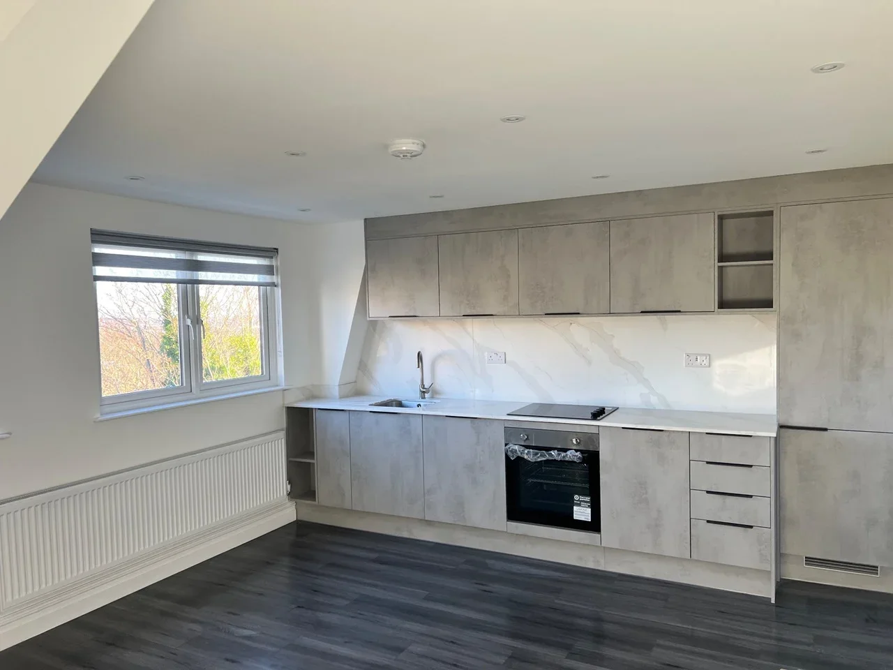 Flat Belvedere Road in Greater London