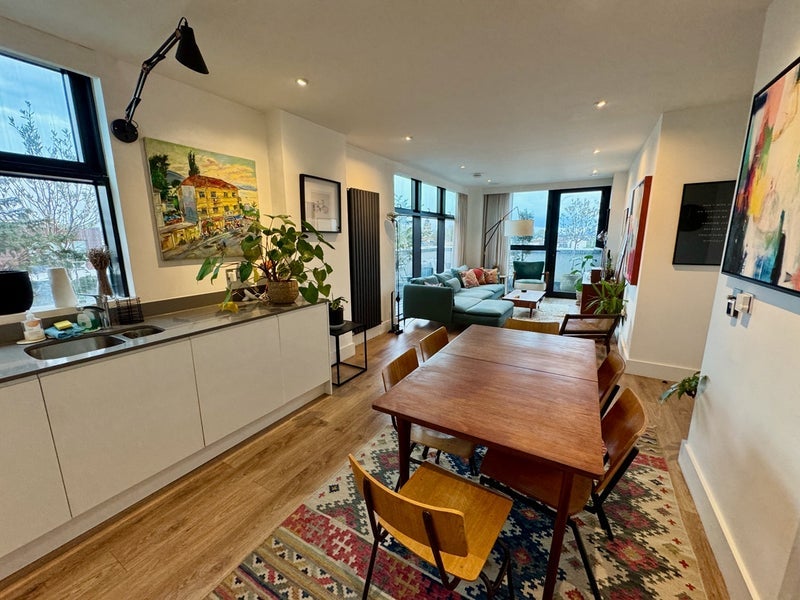 Flat Kingsland High Street in Greater London