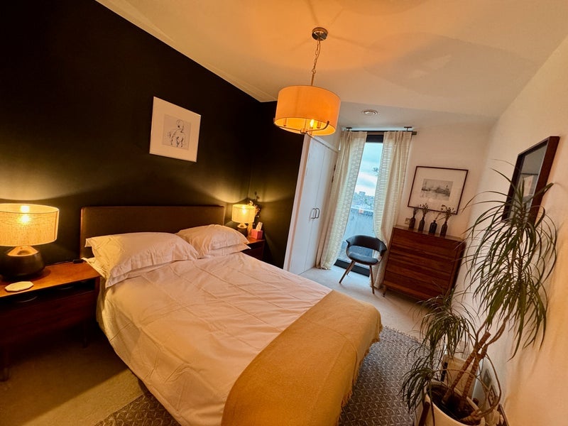 Flat Kingsland High Street in Greater London