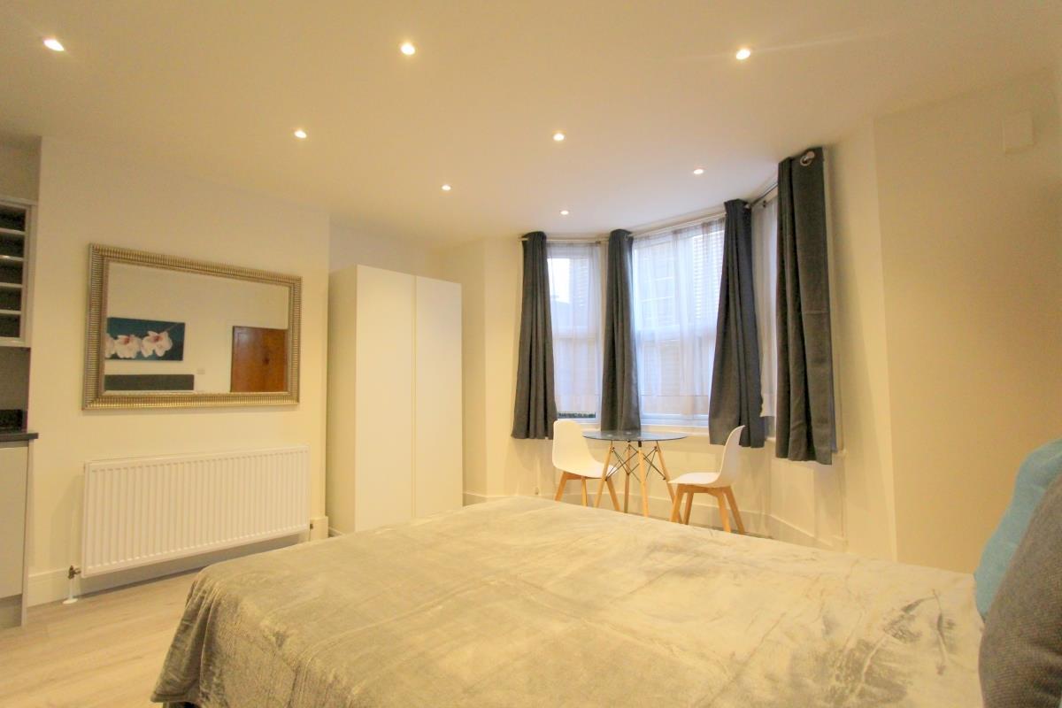 Flat Talgarth Road in Greater London
