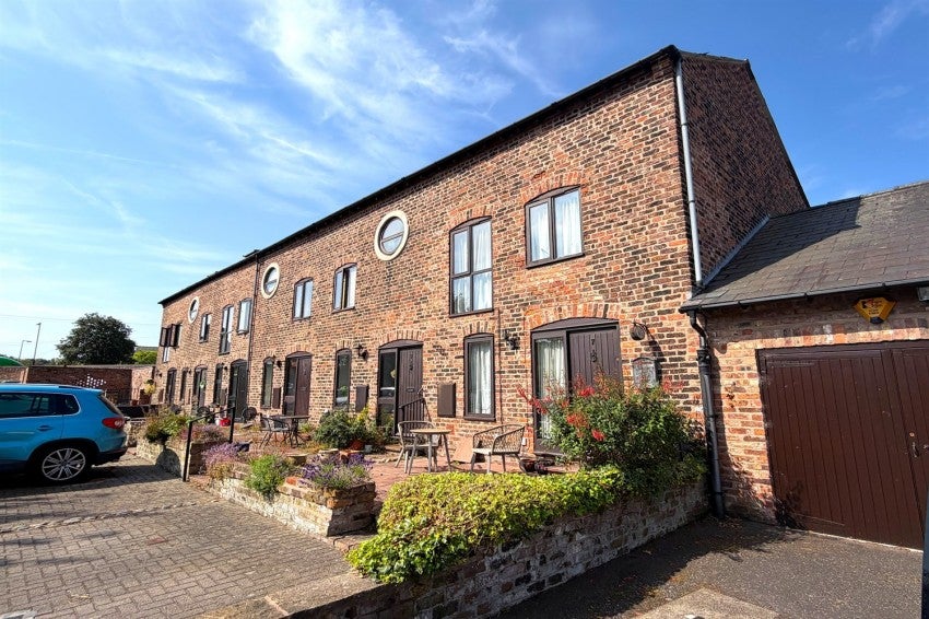 House Langdale Way in Frodsham