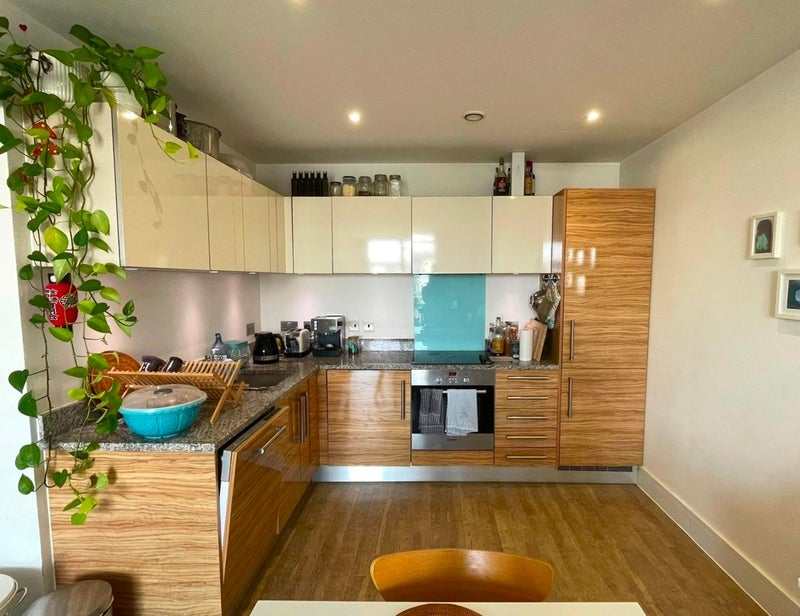 Flat Jacks Farm Way in Greater London