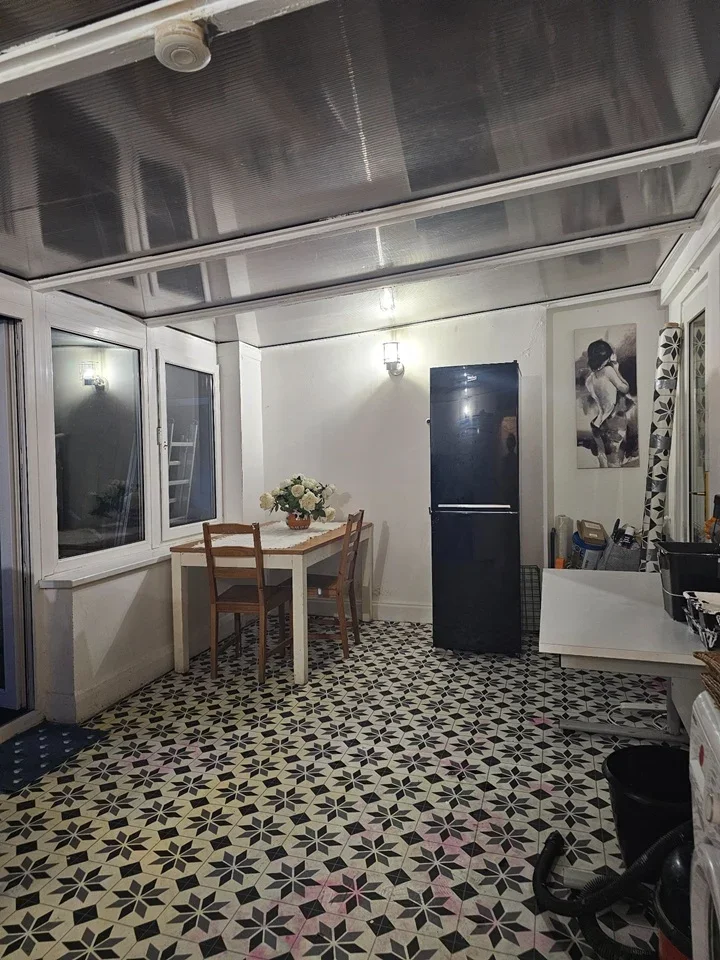 Room Hampden Way in Greater London