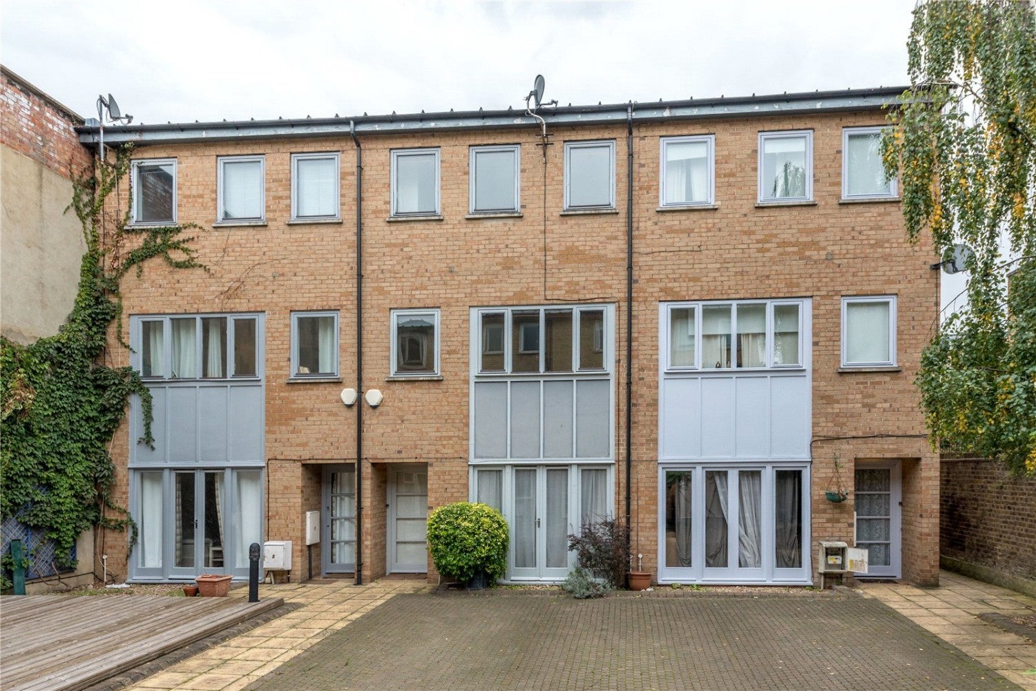 House Cobble Mews in Greater London
