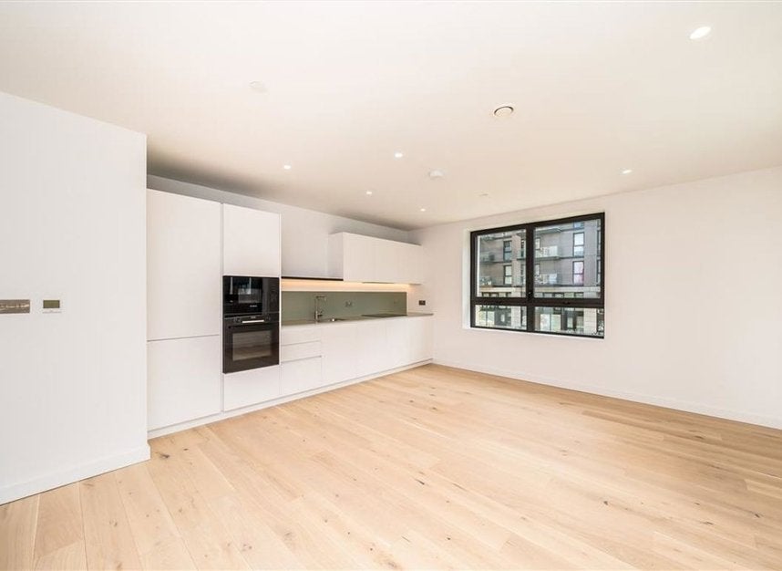 Flat Pilot Walk in Greater London