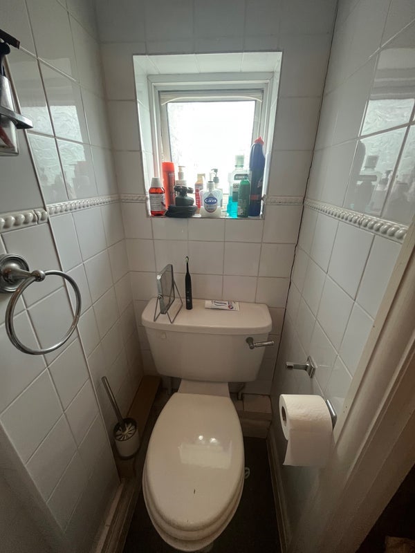 Room Parkthorne Road in Greater London