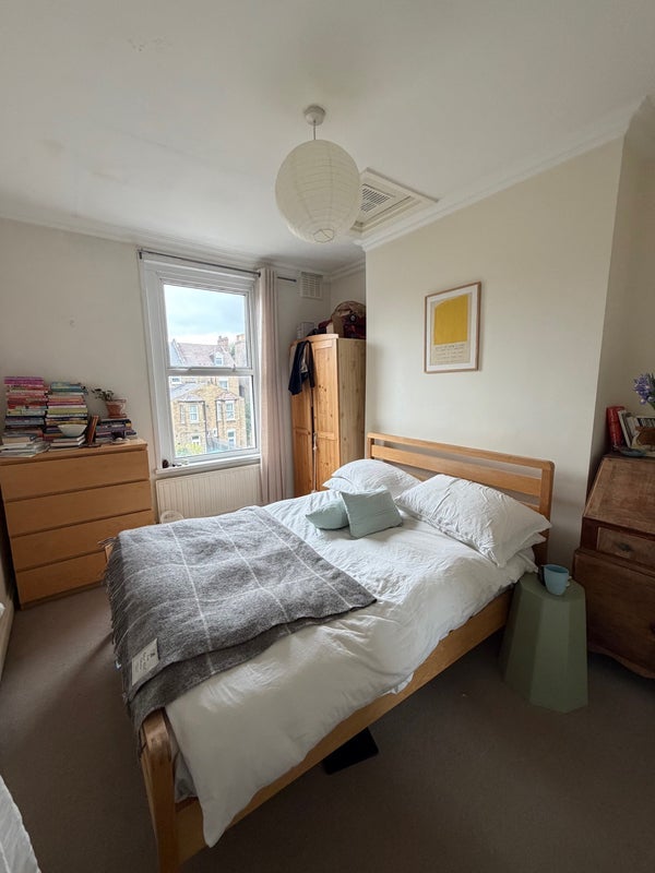 Room Henslowe Road in Greater London
