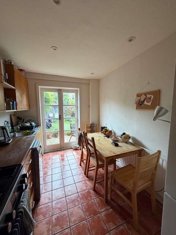 Room Henslowe Road in Greater London