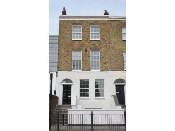 Flat Commercial Road in Greater London