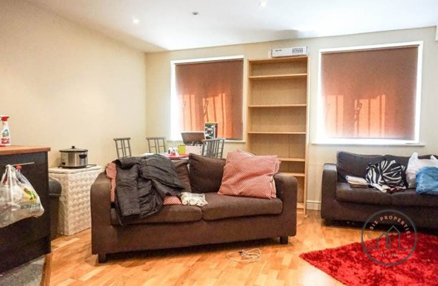 Flat Ash Road in Leeds