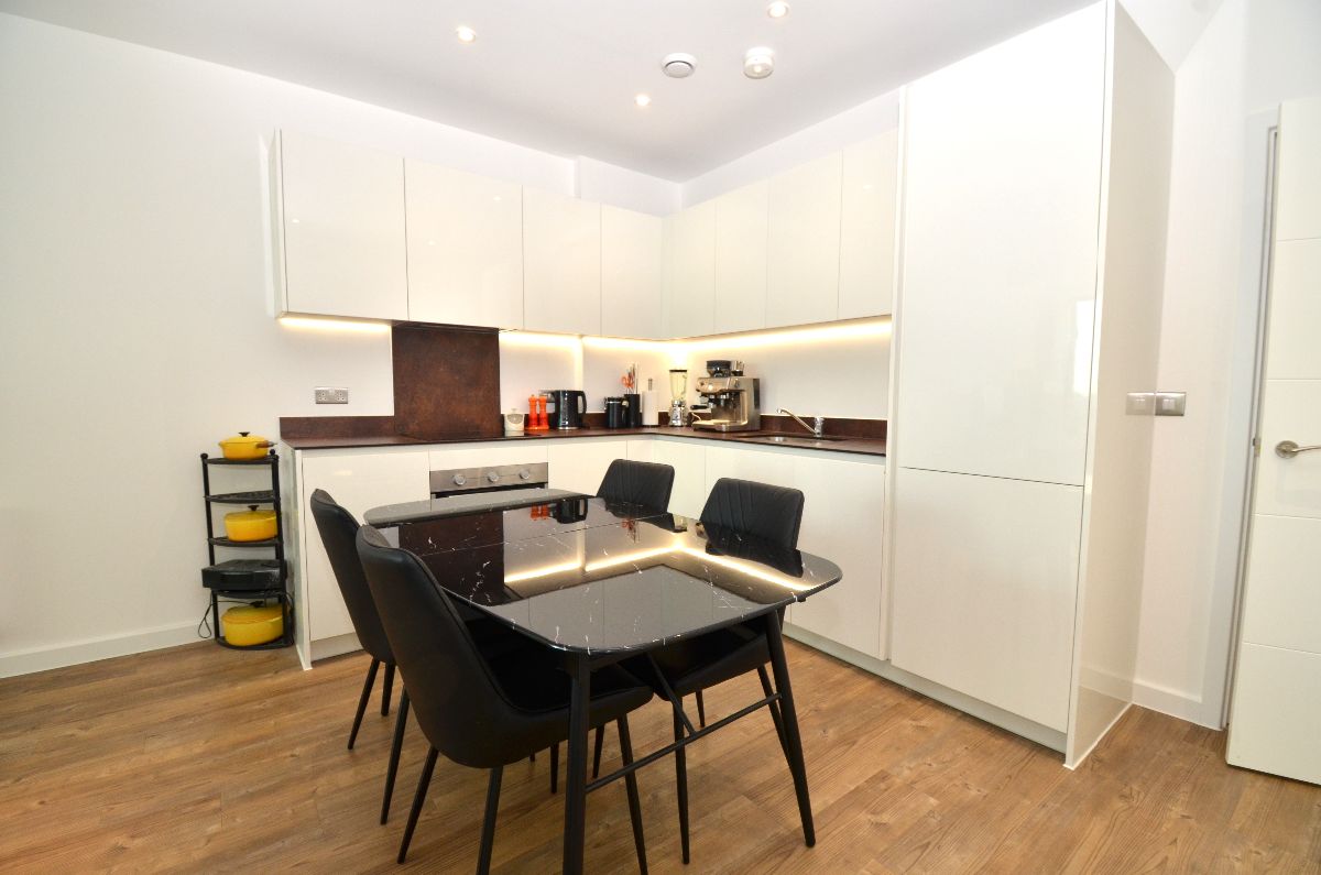 Flat Eagle Way in Brentwood