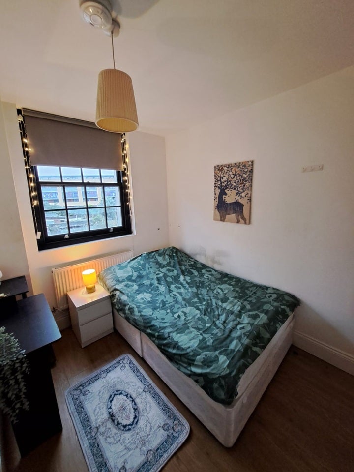 Room Chadbourn Street in Greater London