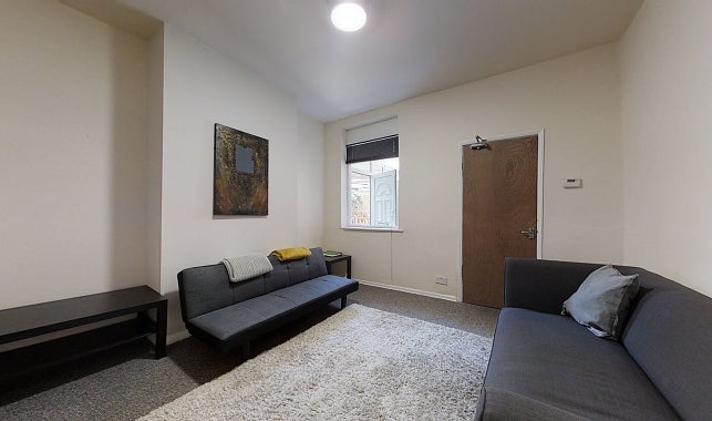 Flat Shoreham Street in Sheffield