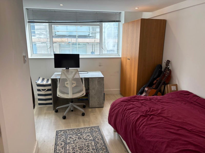 Room Empire Square in Greater London