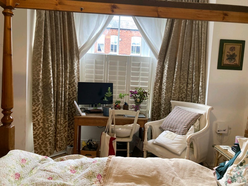 Room Whalley Avenue in Manchester