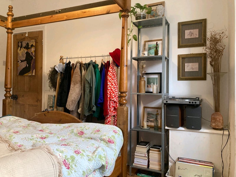 Room Whalley Avenue in Manchester