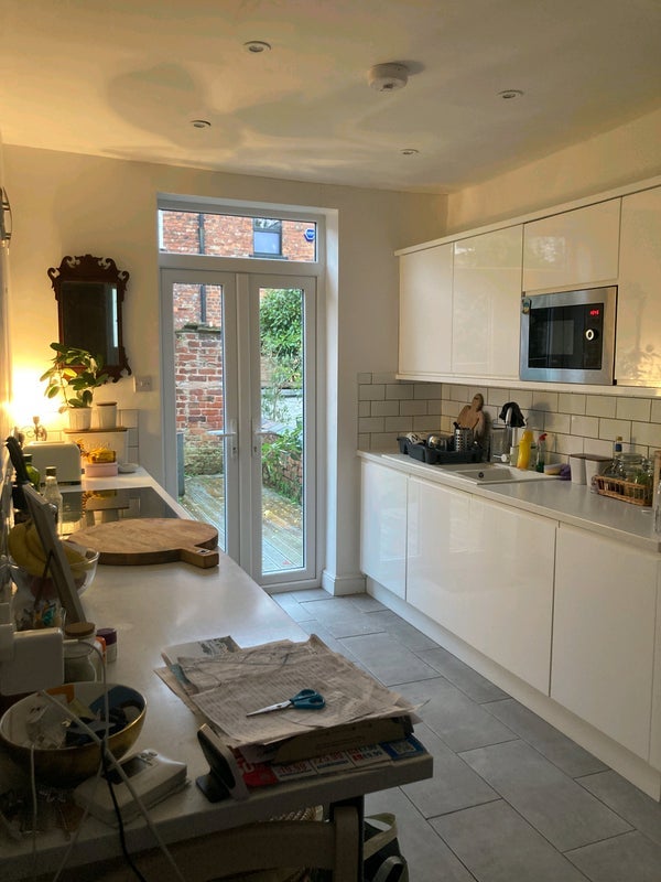 Room Whalley Avenue in Manchester