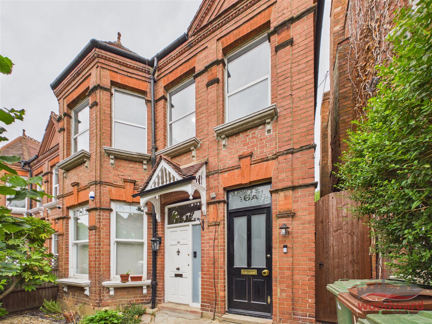 Flat Butler Avenue in Greater London