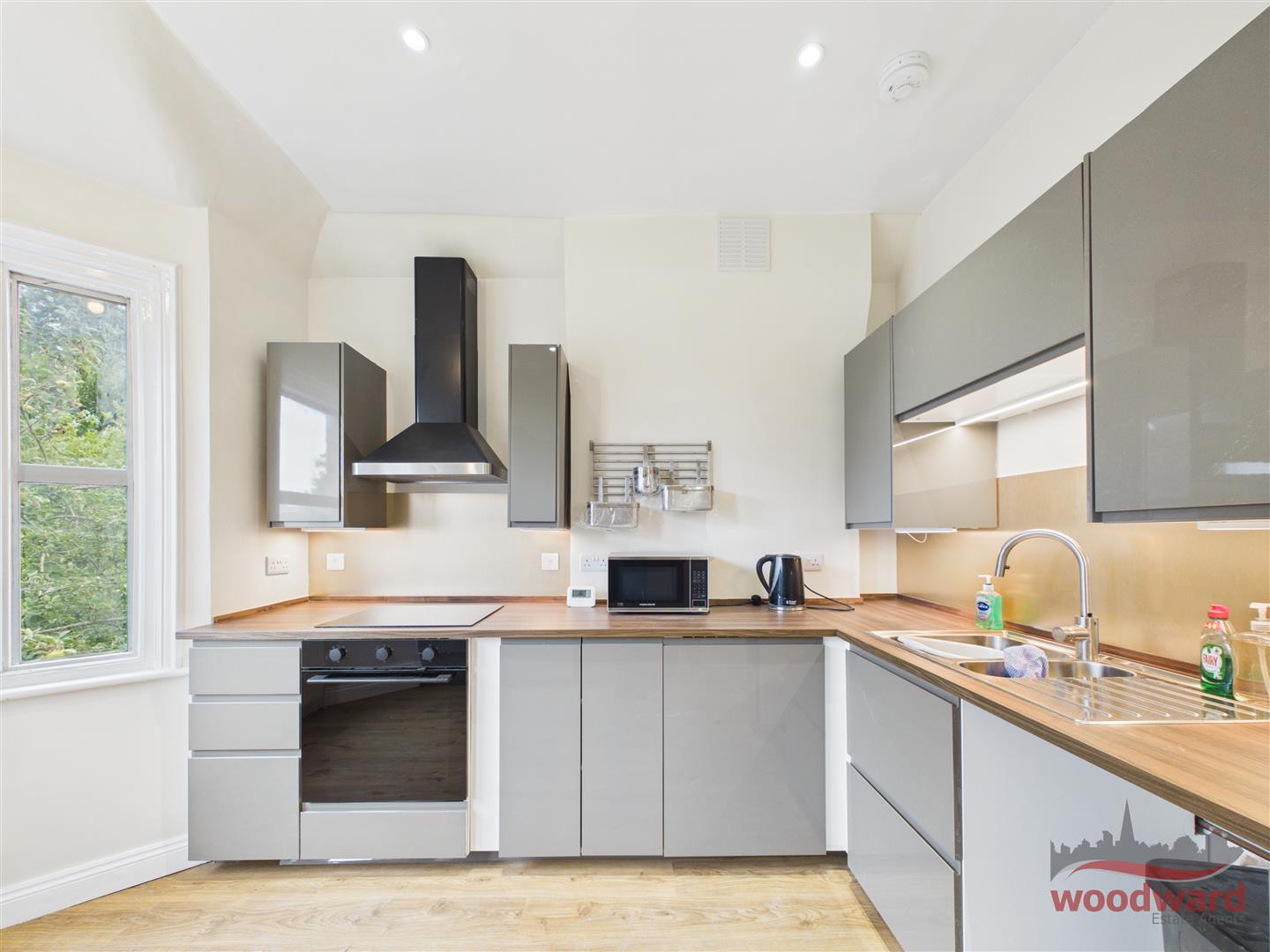 Flat Butler Avenue in Greater London