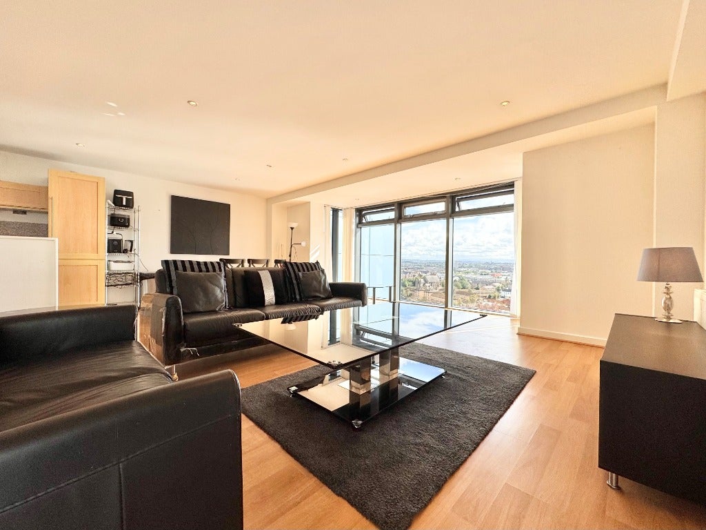 Flat Meadowside Quay Walk in Glasgow