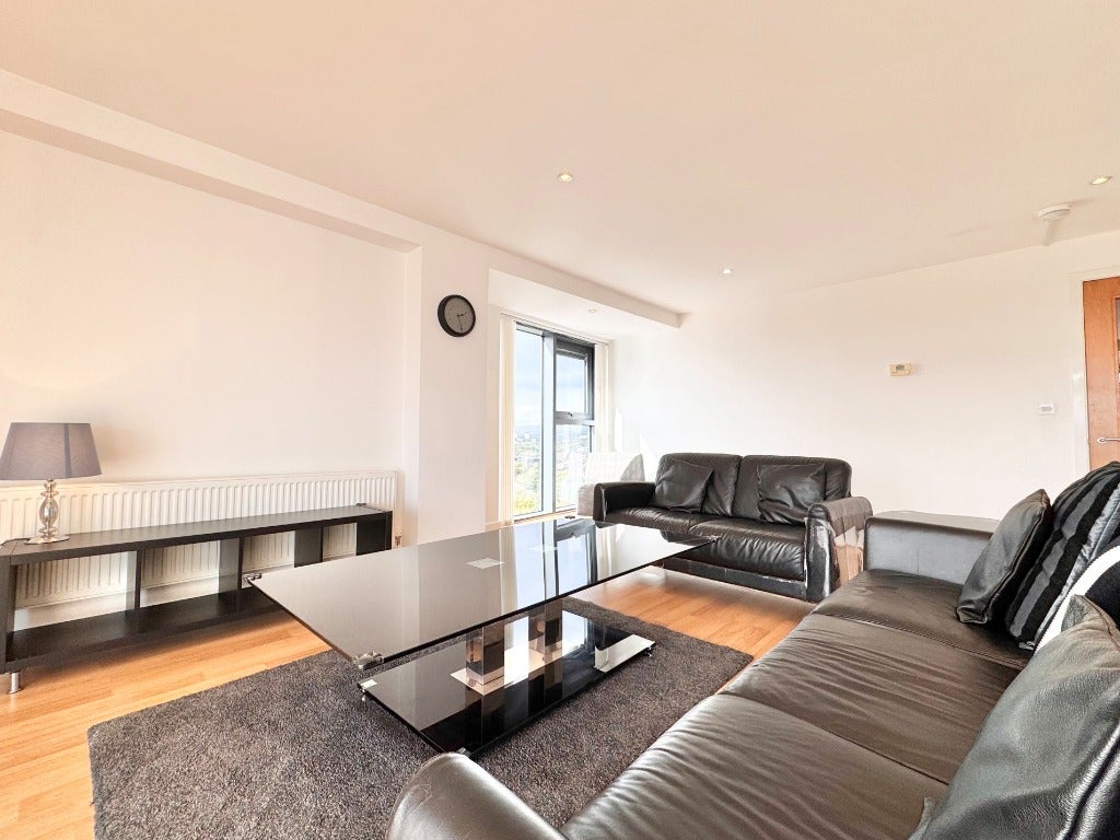 Flat Meadowside Quay Walk in Glasgow