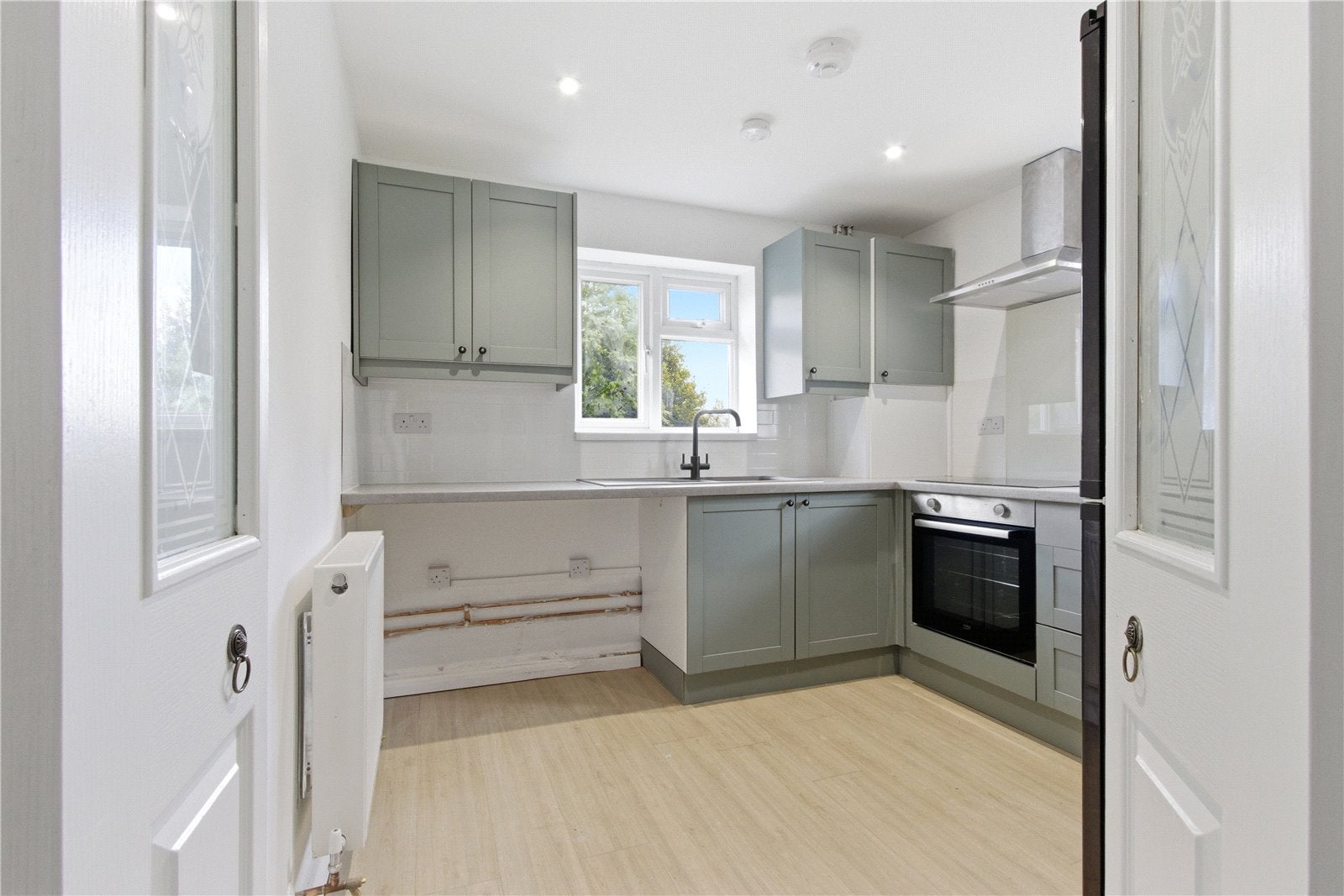 Flat Derwent Crescent in Greater London