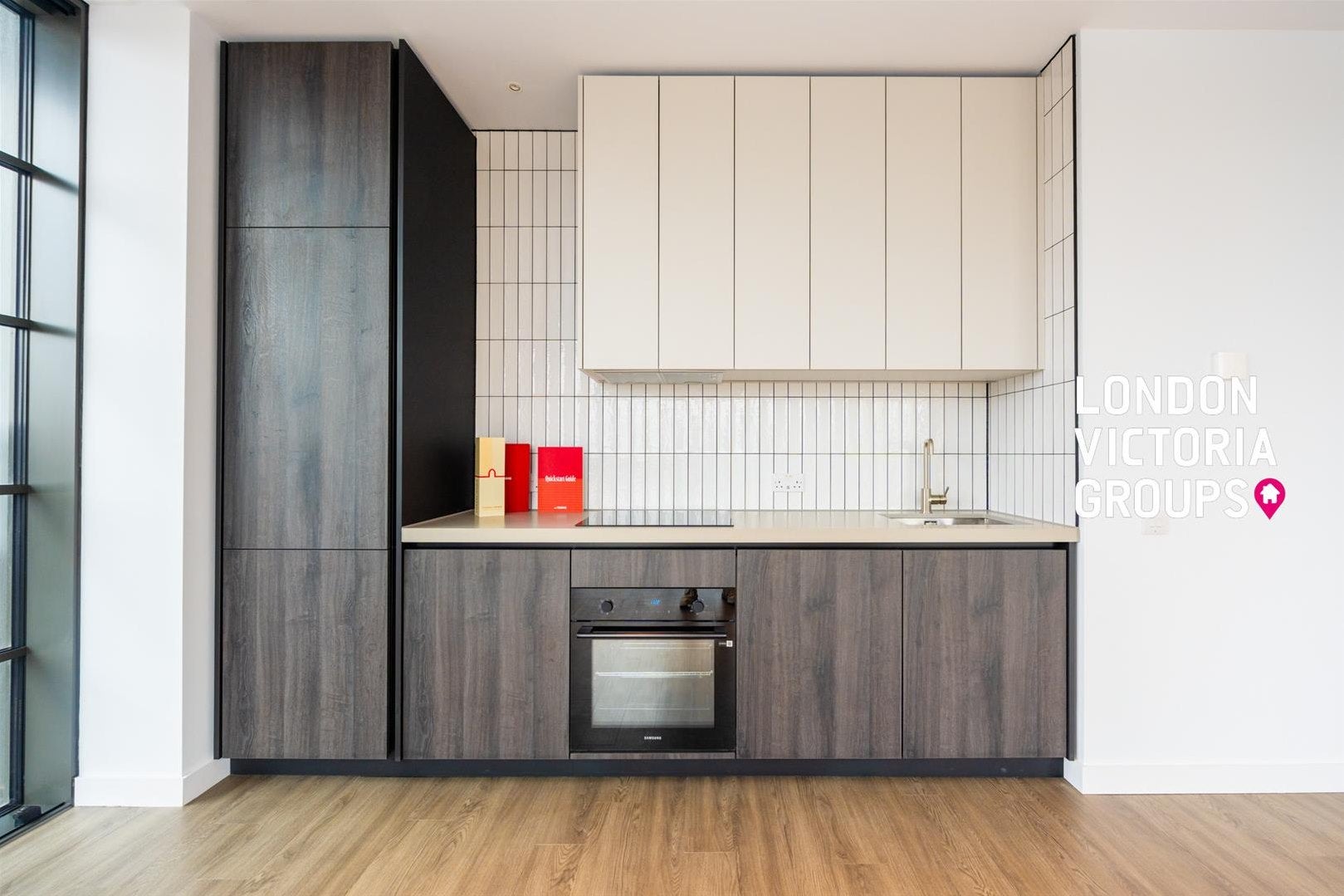 Flat Deal Porters Way in Greater London