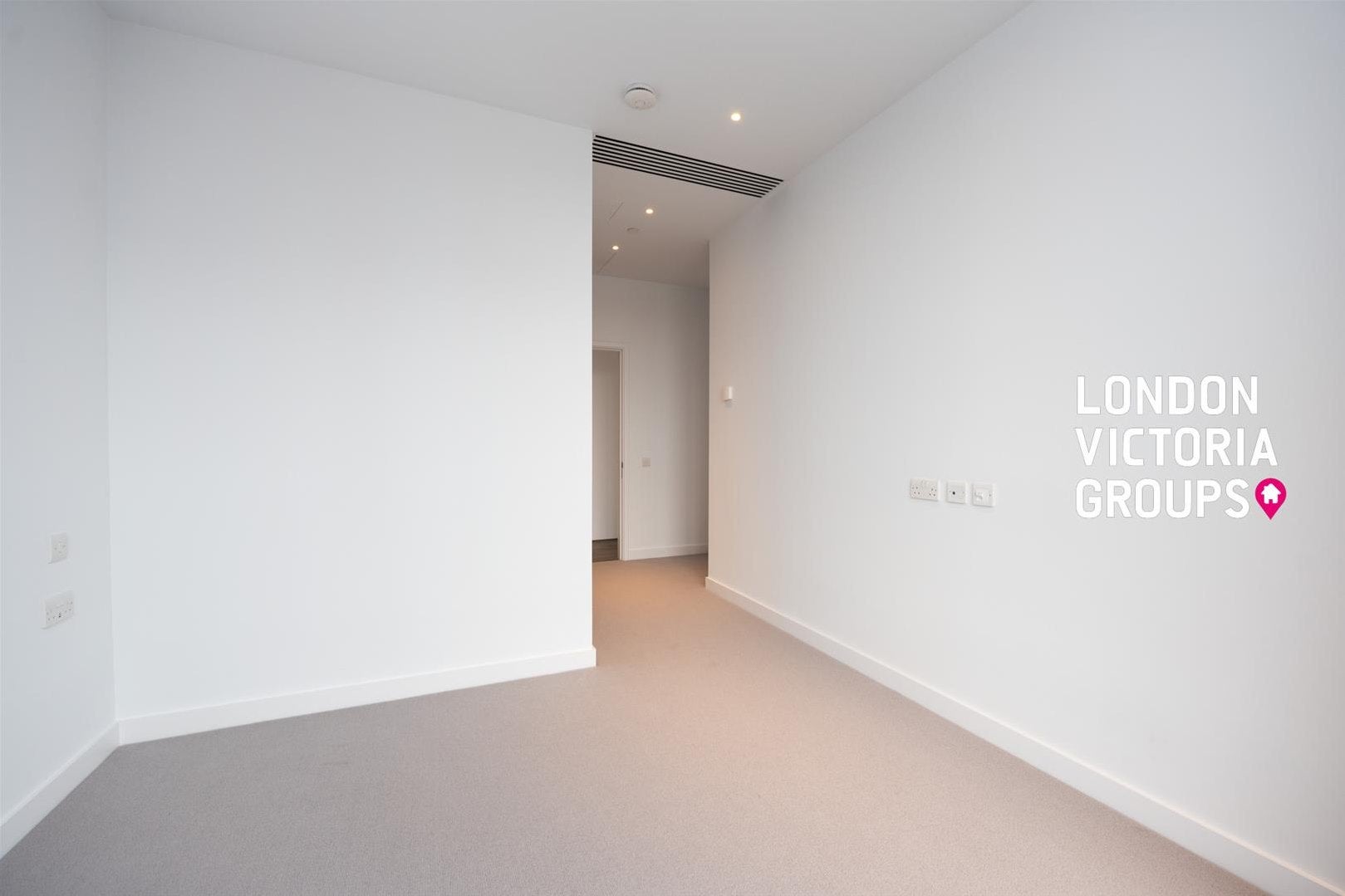 Flat Deal Porters Way in Greater London