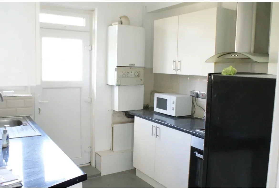 Flat Mount Earl Gardens in Greater London