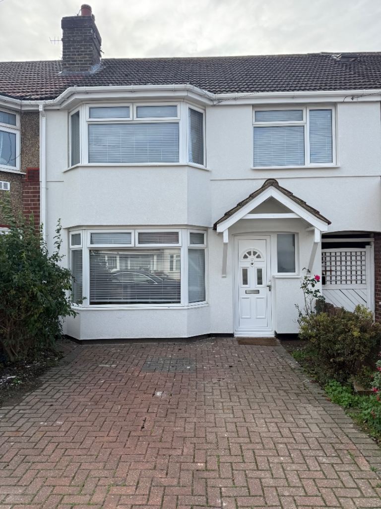 House Chaucer Avenue in Greater London