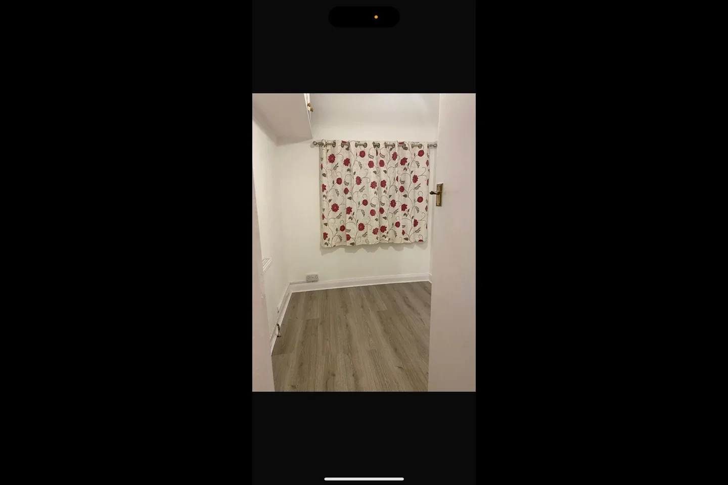 Room West End Road in Greater London