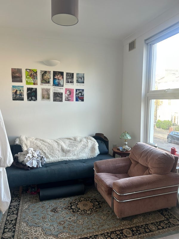 Room Evering Road in Greater London