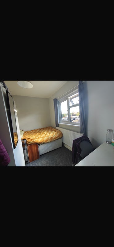Room St Edward's Road in Birmingham