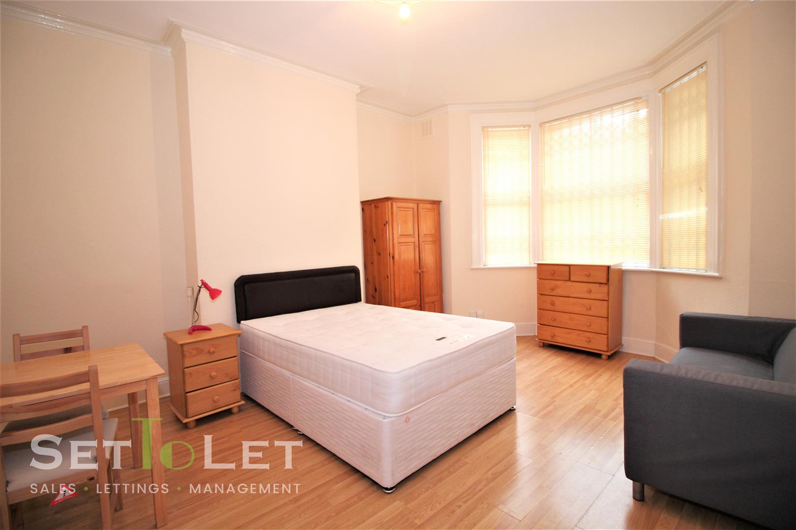 Flat Evington Road in Leicester
