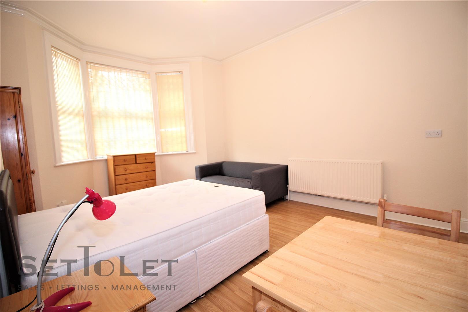 Flat Evington Road in Leicester