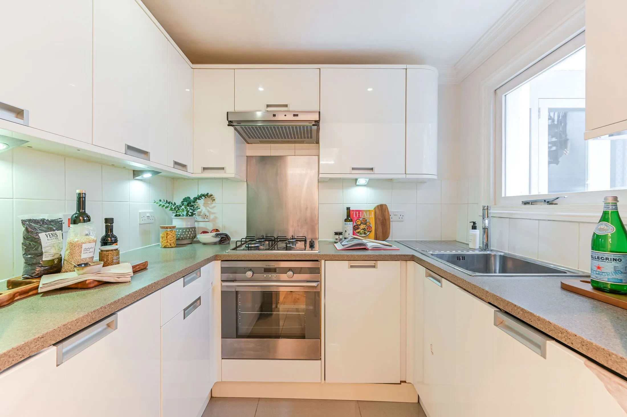 Flat Old Brompton Road in Greater London