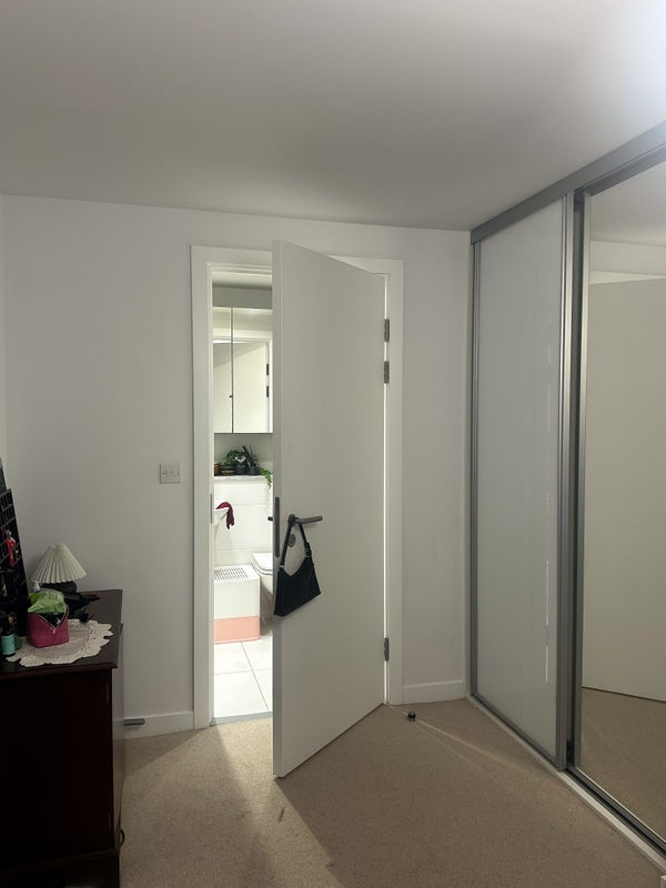 Room Dearmans Place in Salford