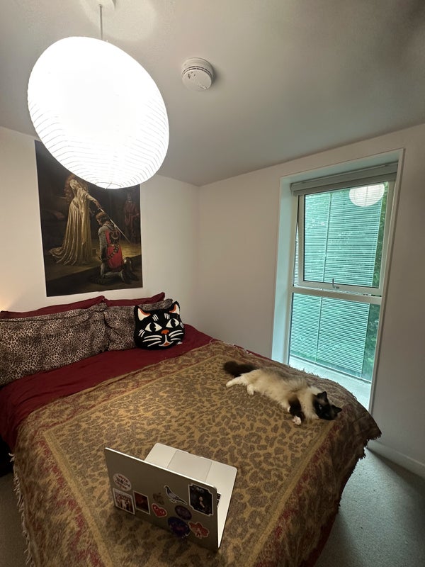 Room Dearmans Place in Salford