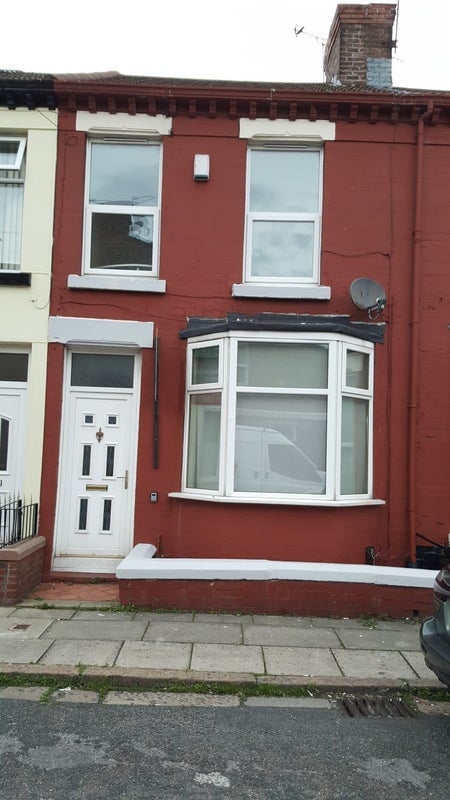 Room Birstall Road in Liverpool