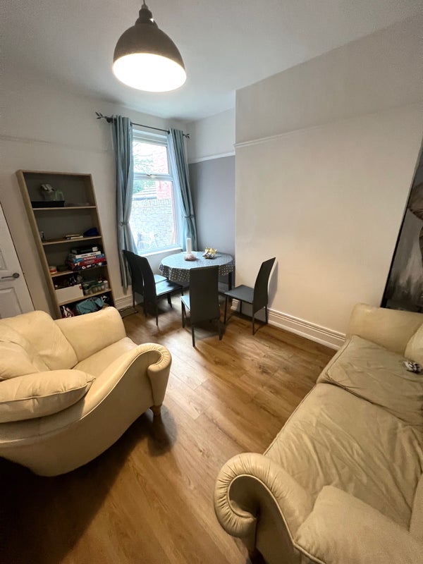 Room Birstall Road in Liverpool