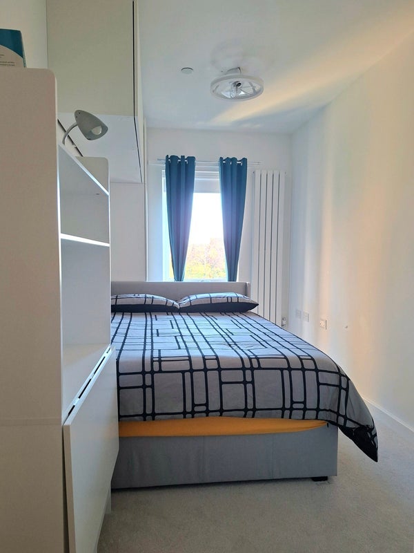 Room Fairfield Road in Greater London