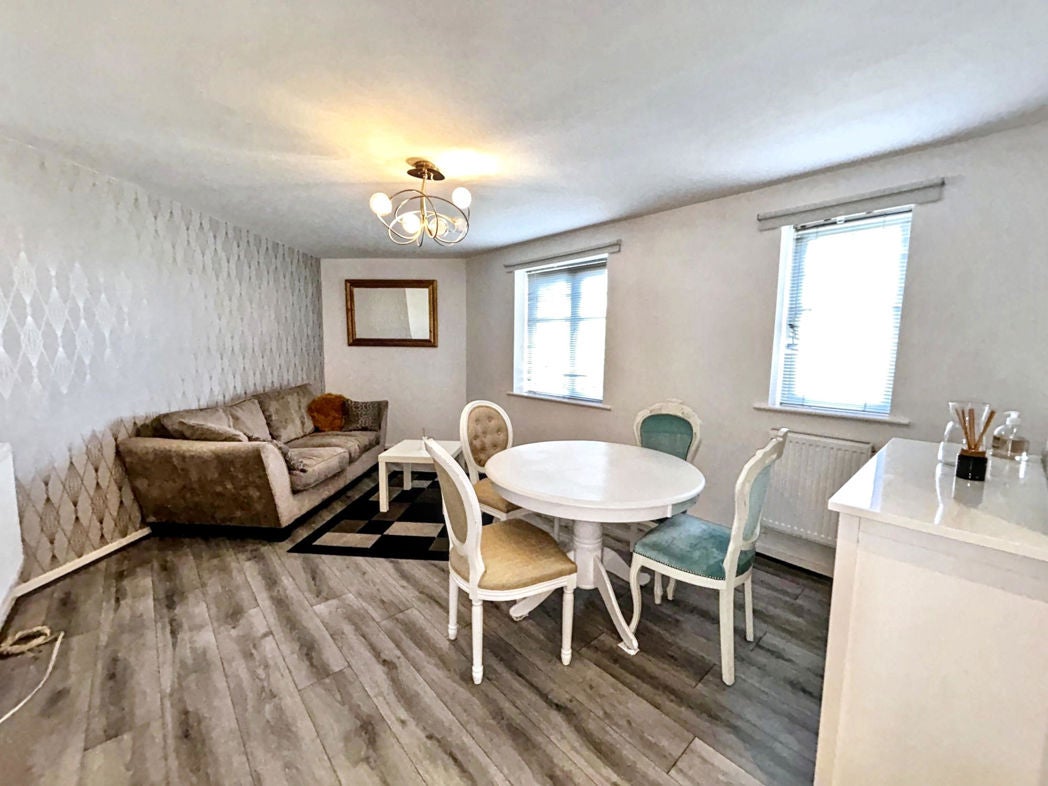 Flat Redgrave Close in Gateshead